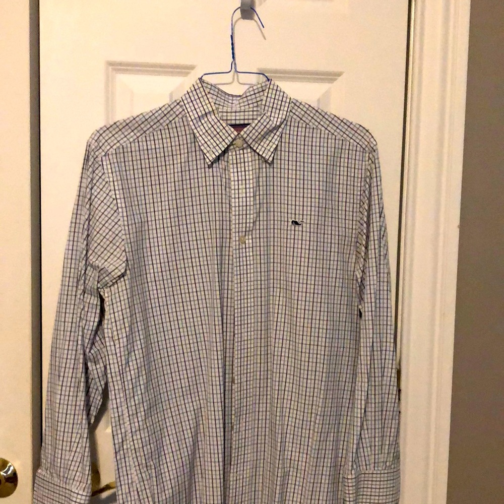 Vineyard Vines men’s button down dress shirt